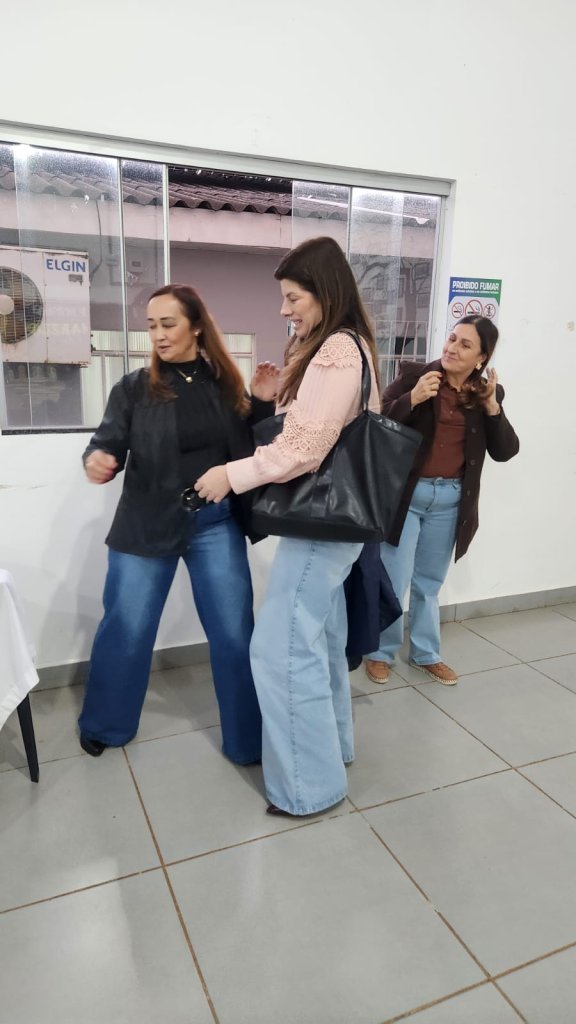 FORMAÇÃO CONTINUADA DE PROFESSORES
