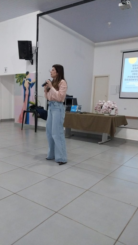 FORMAÇÃO CONTINUADA DE PROFESSORES
